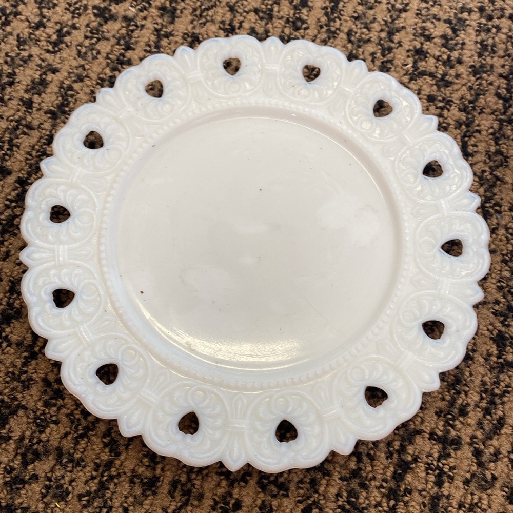 Kemple Lacy Hearts Milk Glass Plates, Beaded, Scalloped Rims